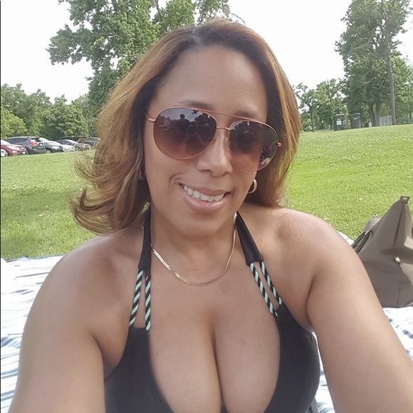 Meet your Posher, Nieves caridad - Picture 1 of 1